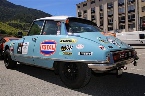 Citroën Ds21 Couleur Bleu Toutes Les PyrÉnÉes · France Espagne Andorre