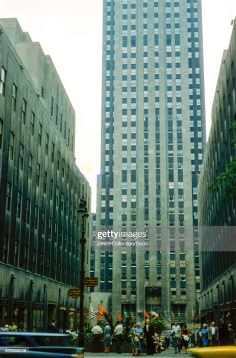 Tourists Gather Outside 30 Rockefeller Plaza Now Known As The Ge News Photo Getty Images