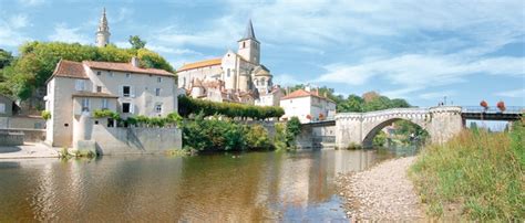 Explorez La Cit De Lecrit Et Des M Tiers Du Livre Montmorillon