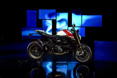 Ducati Celebra El Aniversario De La Monster S Mbolo Del Mundo