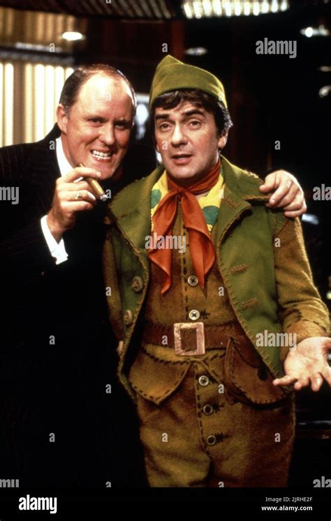 JOHN LITHGOW, DUDLEY MOORE, SANTA CLAUS, 1985 Stock Photo - Alamy