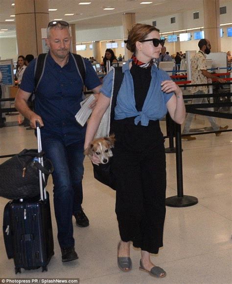 Pin By Edwin Padilla On Anne Hathaway Fashion Pantsuit Womens Fashion