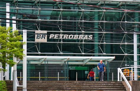 EMPREGO Petrobras abre inscrições para CONCURSO de nível técnico nesta