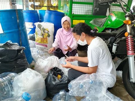 Nasabah Bank Sampah Muria Berseri Mulai Sadar Olah Sampah Berita