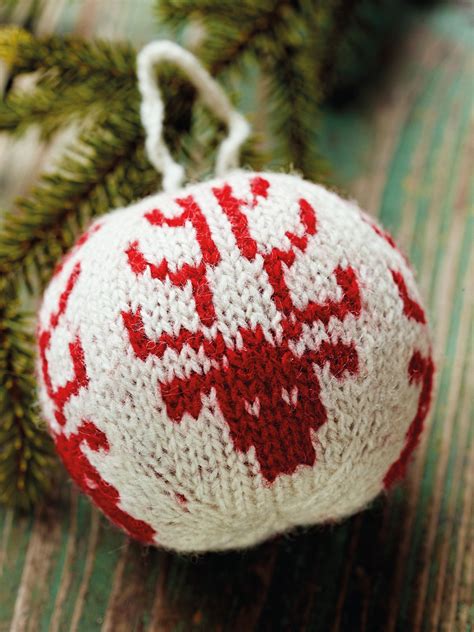 55 Christmas Balls To Knit By Arne And Carlos Knit Christmas