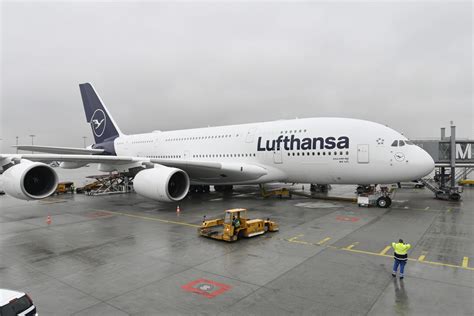 Do Prahy se v květnu vrátí Airbus A380 Lufthansa plánuje osm