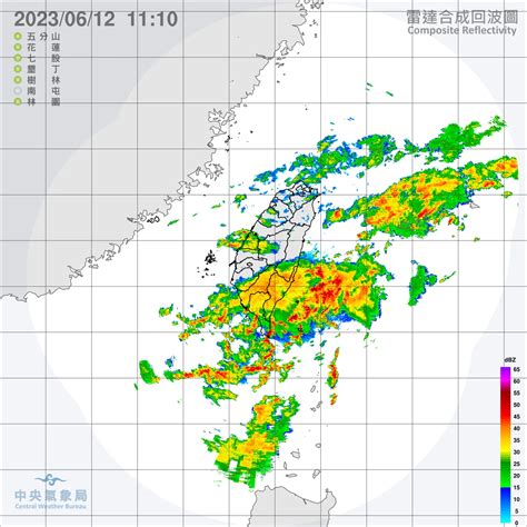 影 雨彈狂炸高雄！前鎮水淹小腿肚 道路上演「海盜船」水溝滿出來 中天新聞網