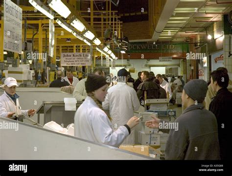 The Billingsgate Fish Market At Canary Wharf In London Stock Photo Alamy