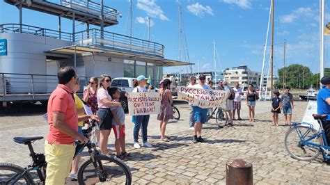 Laffaire Du Navire Russe Shtandart Dans Le Port De La Rochelle