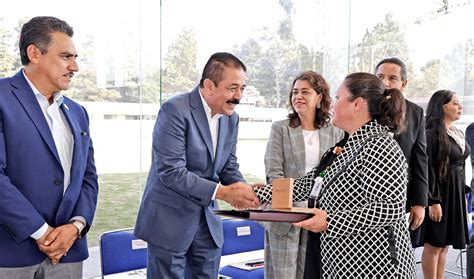 Entrega Gobierno del Estado de México el Reconocimiento a la Práctica