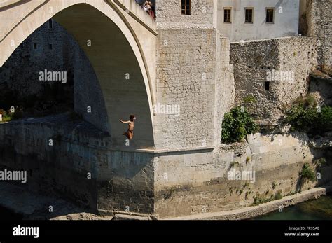 Bridge Jumping - Mostar - Bosnia Herzegovina Stock Photo - Alamy