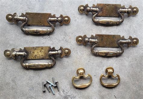 Vintage Brass Hardware | EstateSales.org