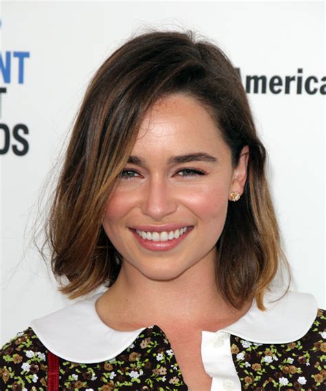 Emilia Clarke Medium Straight Dark Brunette Bob Haircut with Side Swept Bangs and Light Brunette ...