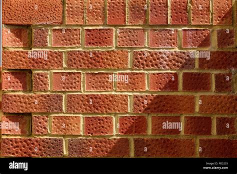 English bond brickwork hi-res stock photography and images - Alamy