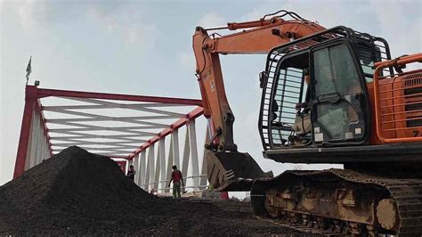 pembangunan jembatan jongbiru masuk tahap pengecoran oprit berita