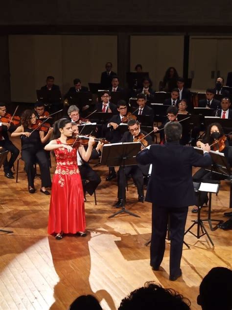 Solista Cannelle González Impresionó Al Público En El Concierto