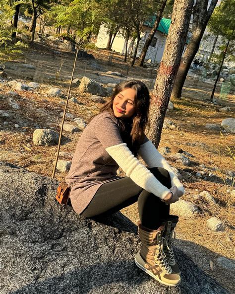 zahrah  khan   middle