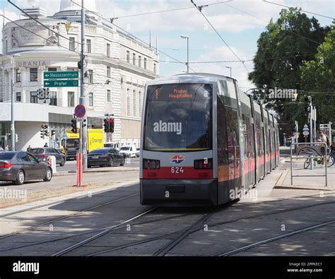 Wiener Stra Enbahn Fotos Und Bildmaterial In Hoher Aufl Sung Alamy