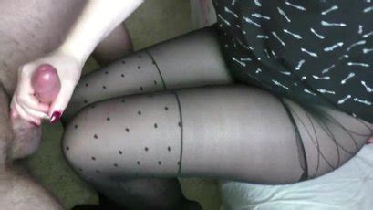 Amateur Lydia Performs Handjob In A Close Up Scene 14 Photos