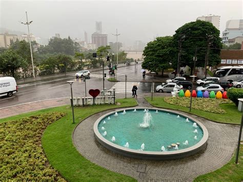 Sol calor e chuva Confira a previsão do tempo para Blumenau neste