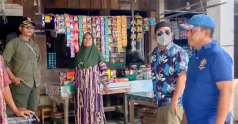 Cegah Aktivitas Jual Beli Siang Hari Petugas Razia Kafe Dan Warung