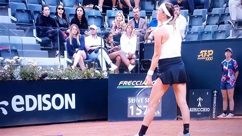 Azarenka hitting 3 straight double faults prompts police chopper ...