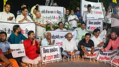 Explained Aaps Overnight Protests Against L G Outside Delhi Assembly