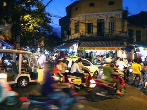 Mercado Dong Xuan De Hanoi Vietnamitas En Madrid