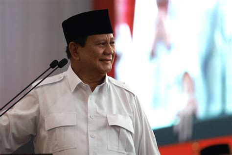 indonesia leader prabowo subianto sworn   largest cabinet