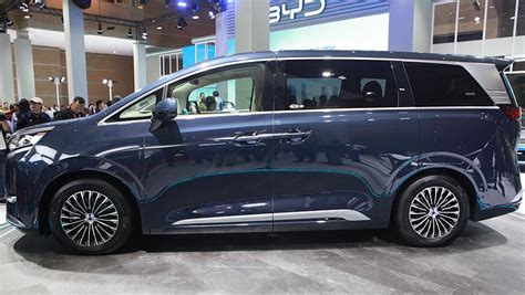 Byd Kenalkan Mpv Denza D Di Iims Dijajal Jokowi Indonesia News