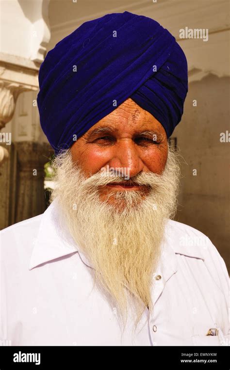 Homme Sikh Avec Longue Barbe Blanche Banque De Photographies Et D