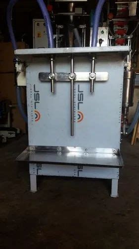 Polished Electric Semi Automatic Twin Head Liquid Filling Machine Hp