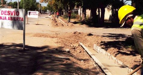 San Martín obras de cordón cuneta y banquina en calle Pedro Vargas