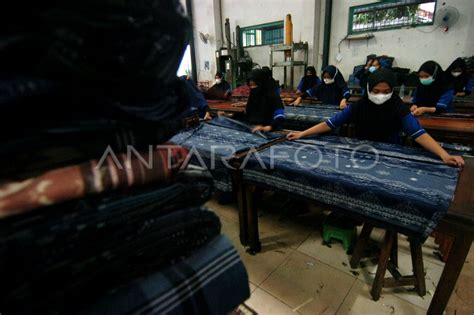 INDUSTRI TEKSTIL MULAI BANGKIT ANTARA Foto