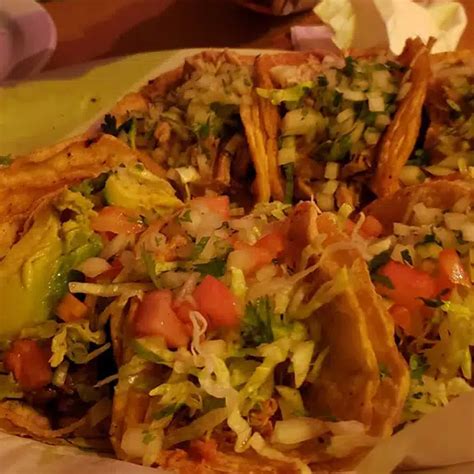 Specializes In Burrito Bowl Tacos And Fajitas Tacos El Norte Gurnee