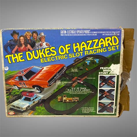 1981 DUKES OF HAZZARD Ideal Slot Cars Orig Box General Lee Daisy Bo