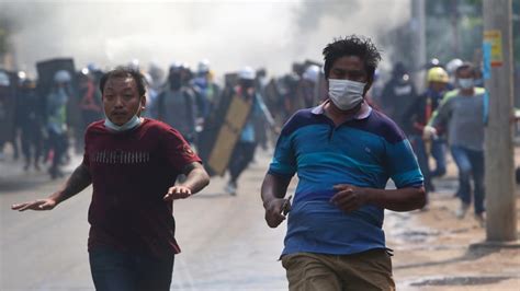 Proteste In Myanmar Milit R Verh Ngt Kriegsrecht Dutzende Tote