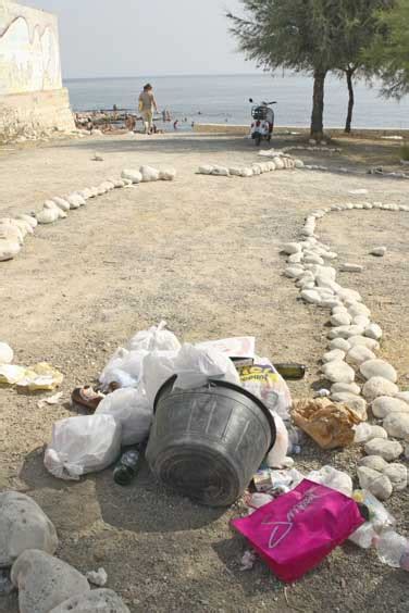 Quindici Molfetta Spiagge Sempre Sporche A Molfetta Un Collaboratore