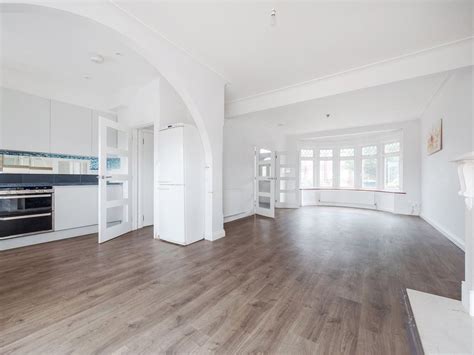 3 Bed Terraced House For Sale In Hedge Lane Palmers Green London N13