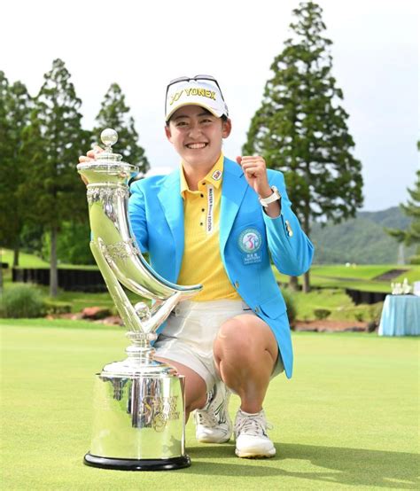 岩井千怜が完全優勝！大会記録の通算23アンダーで今季2勝目ゴルフデイリースポーツ Online