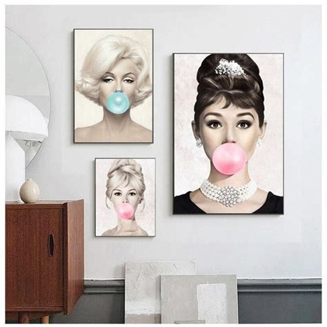 Audrey Hepburn And Marilyn Monroe Bubble Gum