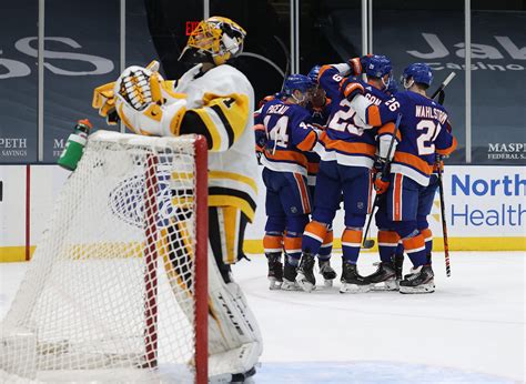 New York Islanders: Look ahead at First Round Matchup against