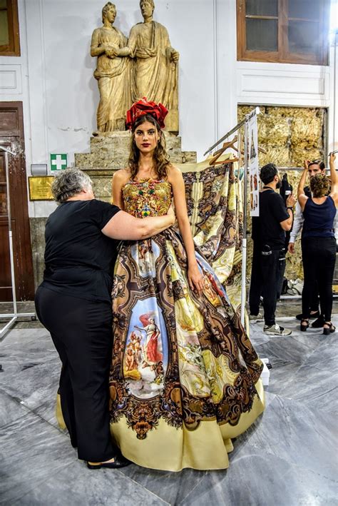 Outrageous Headpieces Ball Gowns Colors See Dolce Gabbana S