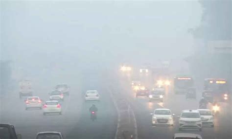 Dense Fog Envelopes Delhi Reduces Visibility