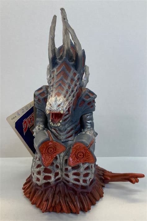 Bandai Ultra Hero And Kaiju Sery Ultraman Cosmos Edition Sandros