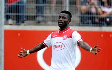 Fortuna D Sseldorf Andre Hoffmann Und Nana Ampomah Liegen Flach