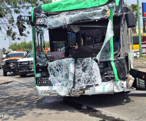 Chocan Camiones Urbanos En Monterrey Hay Pasajeros Heridos