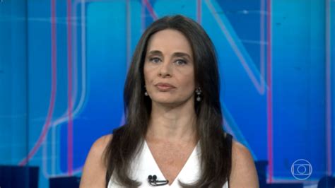 Ex jornalista da Globo Carla Vilhena sofre mudanças no corpo e