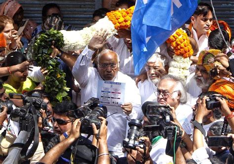 Congress President Mallikarjun Kharge During ‘ghar Ghar Guarantee Abhiyan