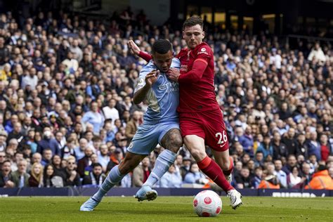 Manchester City Y Liverpool Empatan En Un Homenaje Al Fútbol